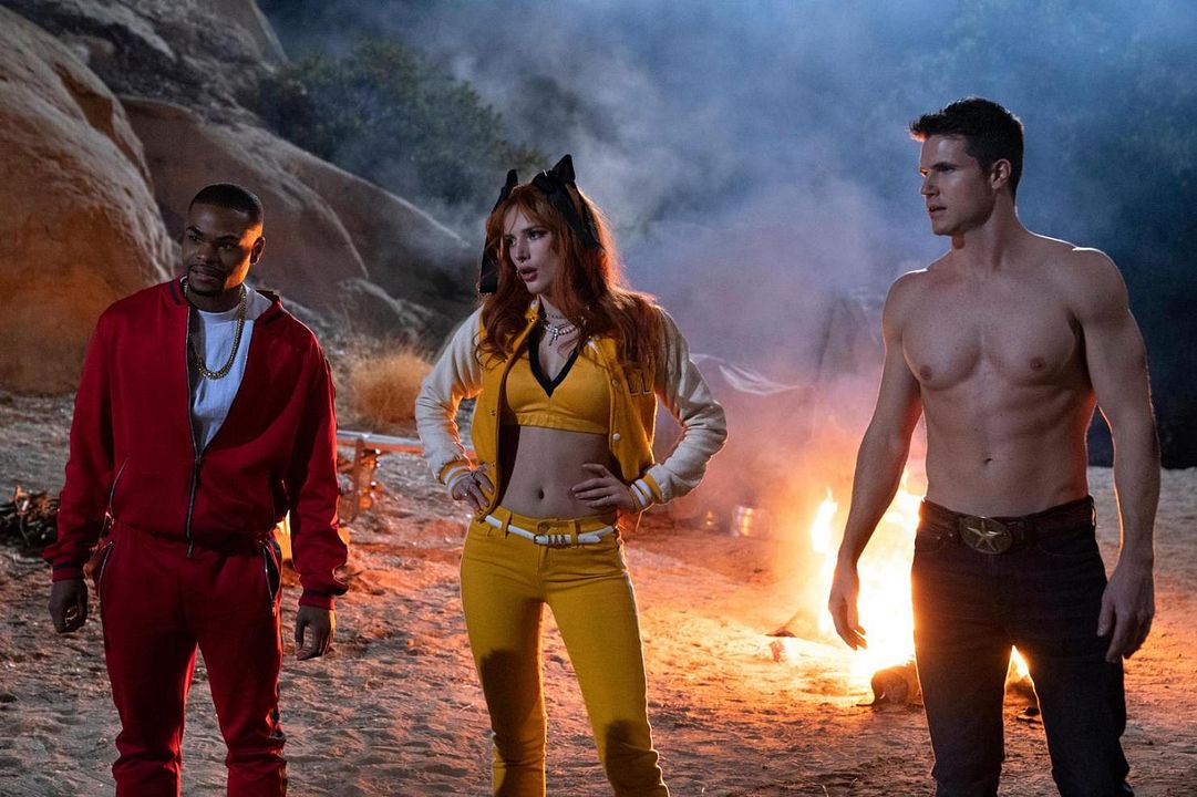 La niñera: Reina letal : Foto Bella Thorne, Robbie Amell, Andrew Bachelor
