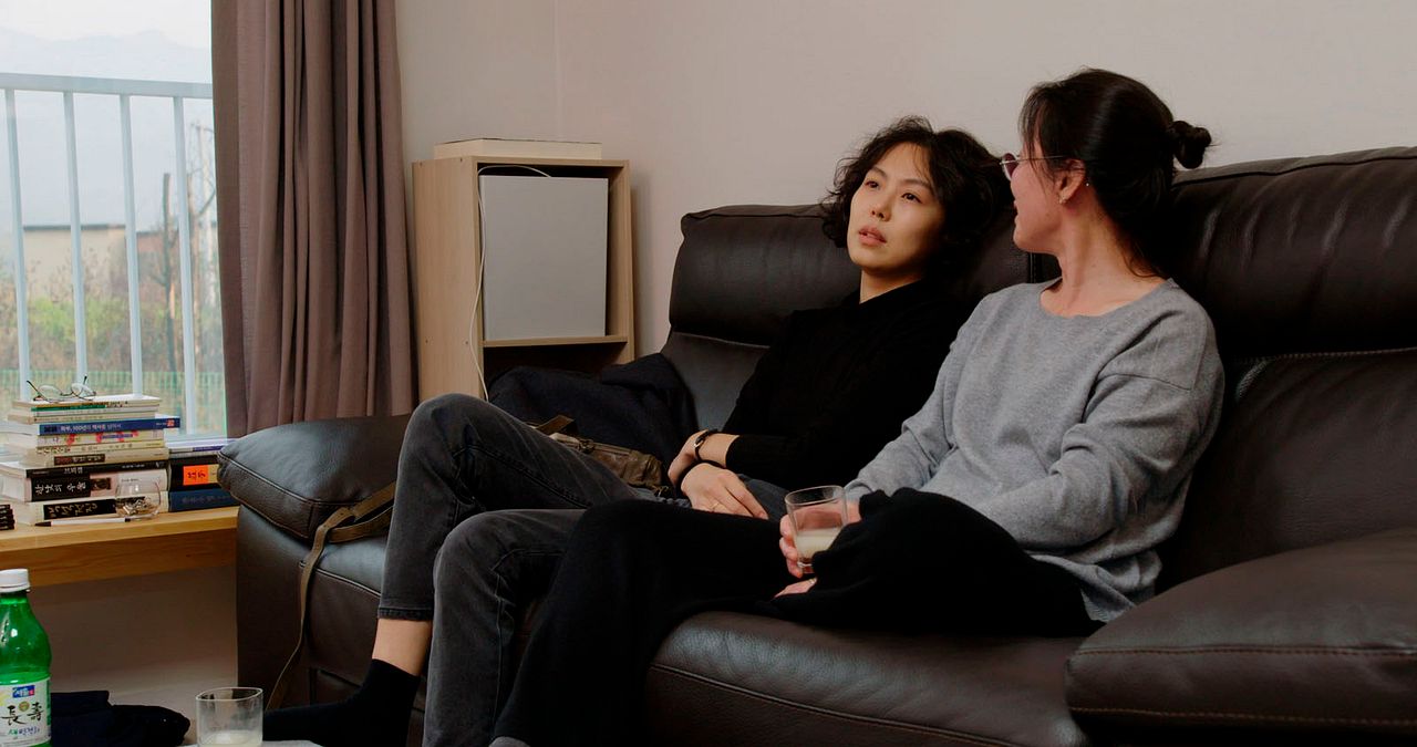 The woman who ran : Foto