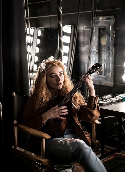 Clouds : Foto Madison Iseman