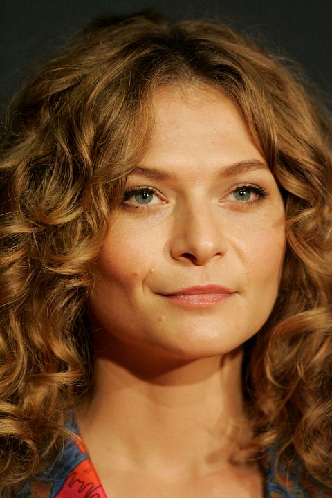 Póster Leeanna Walsman