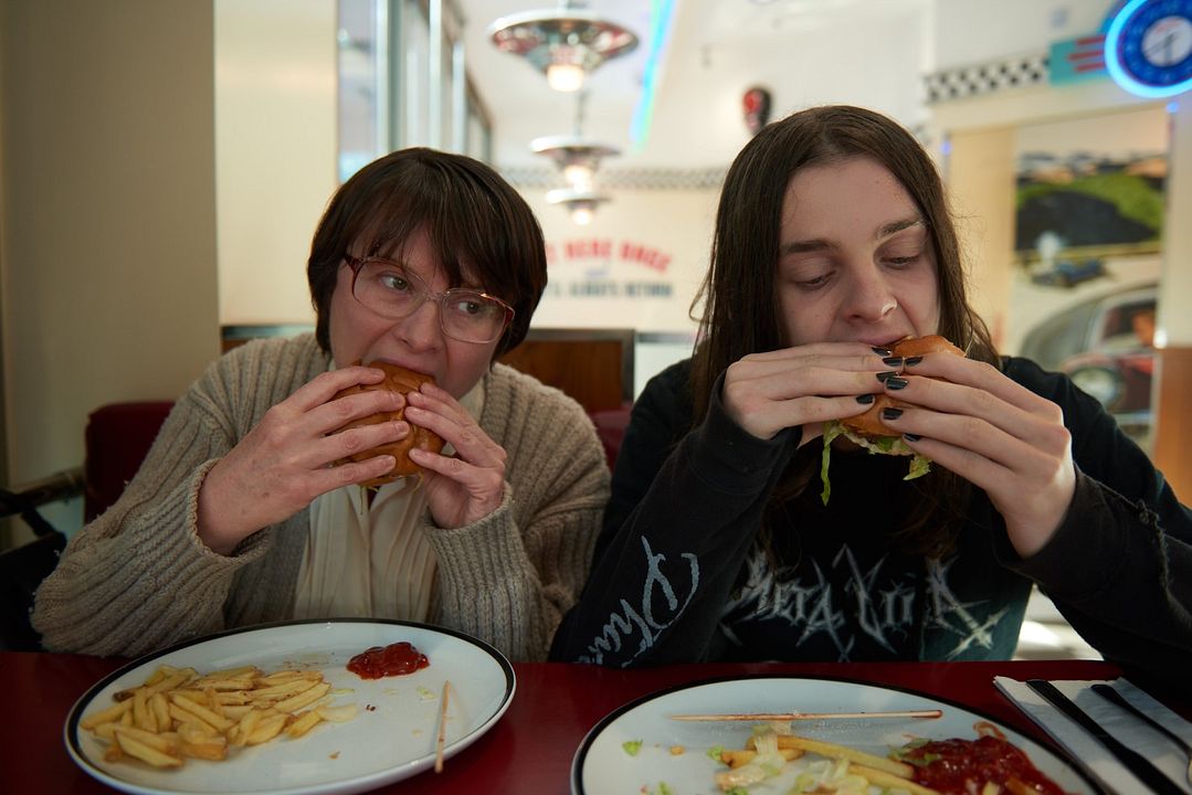 Foto Monica Dolan, Earl Cave