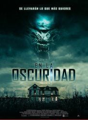 En la oscuridad : Póster