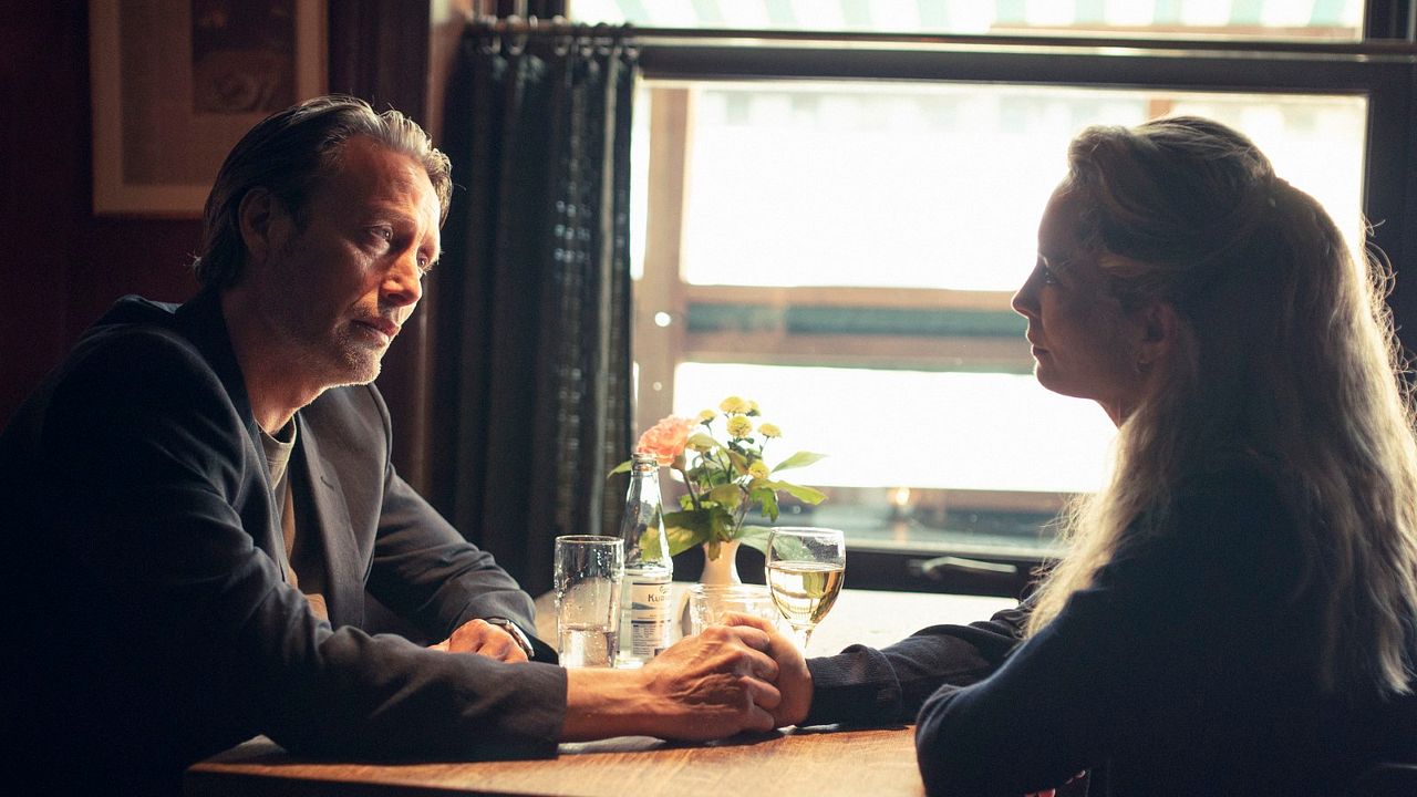 Una Ronda Más : Foto Maria Bonnevie, Mads Mikkelsen