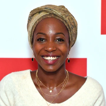 Póster Tamara Lawrance