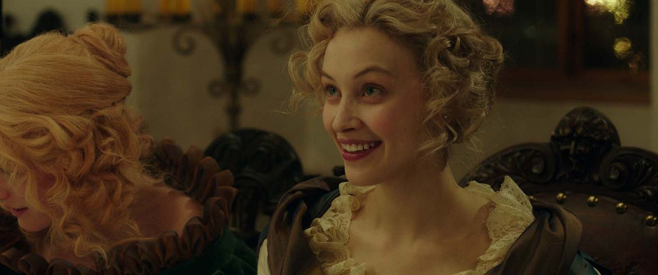 Reina Cristina : Foto Sarah Gadon