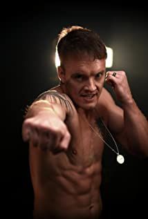 Póster Chris Brewster