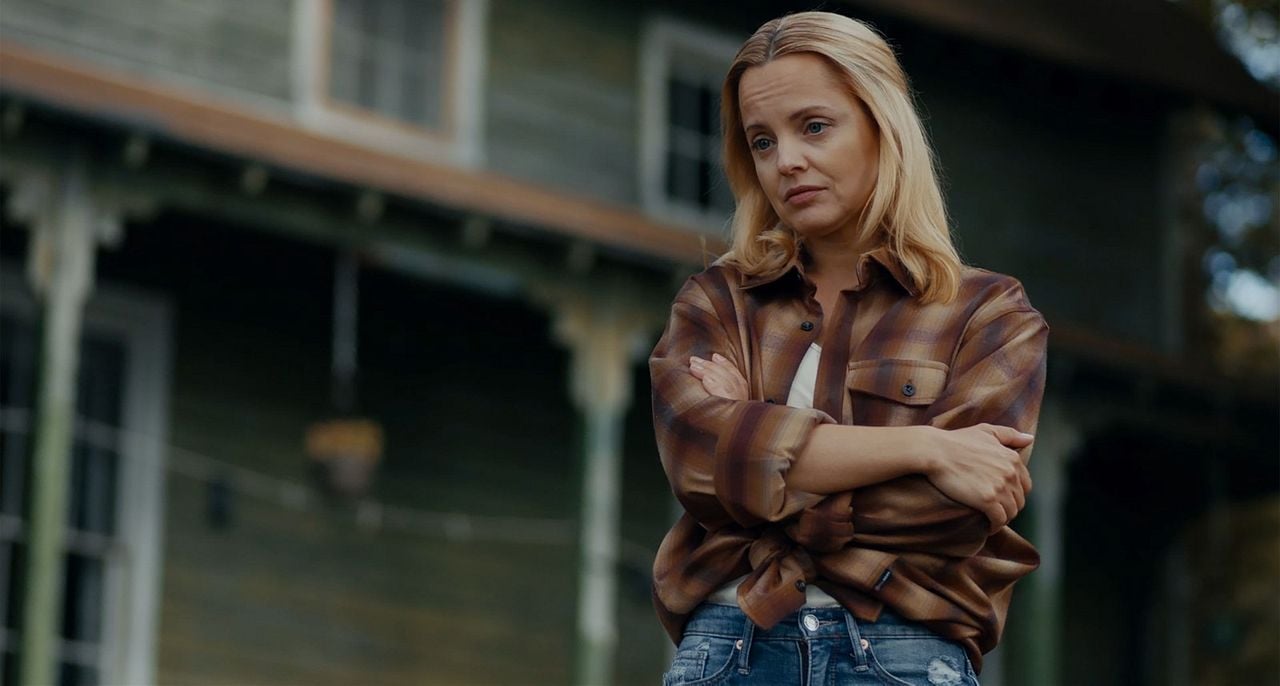 What Lies Below : Foto