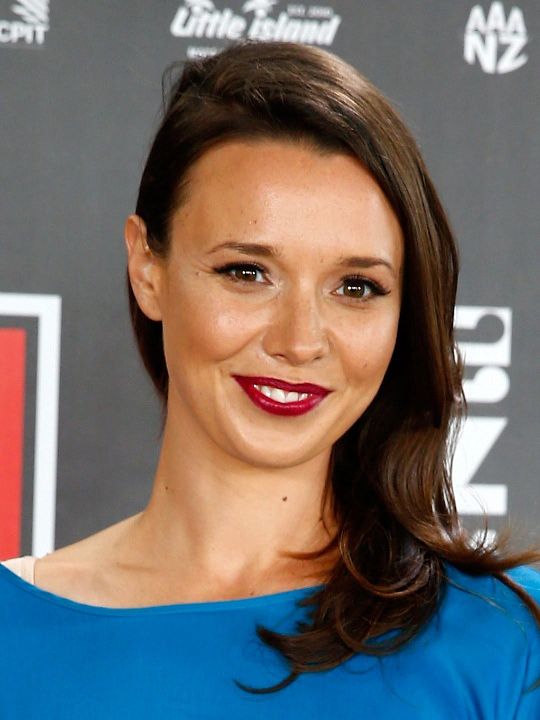 Póster Anna Jullienne