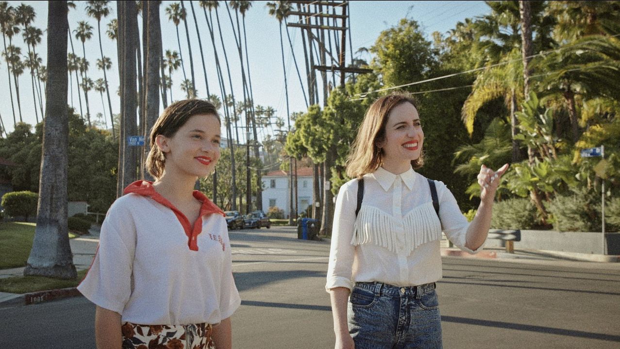How It Ends : Foto Cailee Spaeny, Zoe Lister-Jones