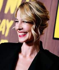 Póster Christy Hall