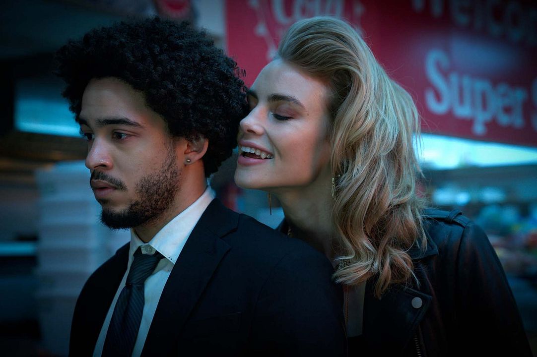 Fauces de la noche : Foto Jorge Lendeborg Jr., Lucy Fry