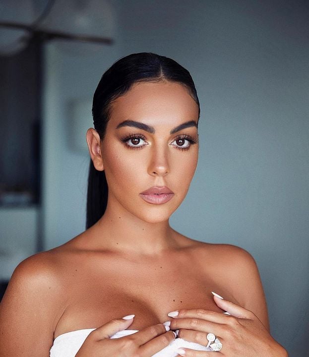 Póster Georgina Rodríguez