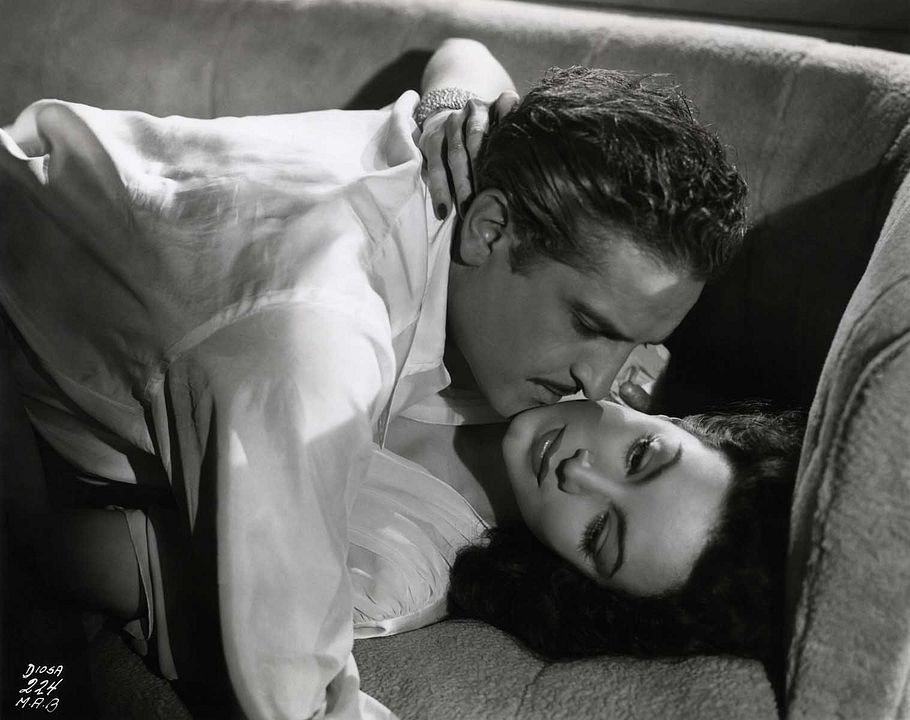 La diosa arrodillada : Foto