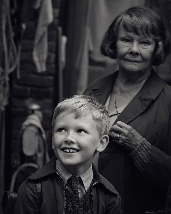 Belfast : Foto Judi Dench, Jude Hill