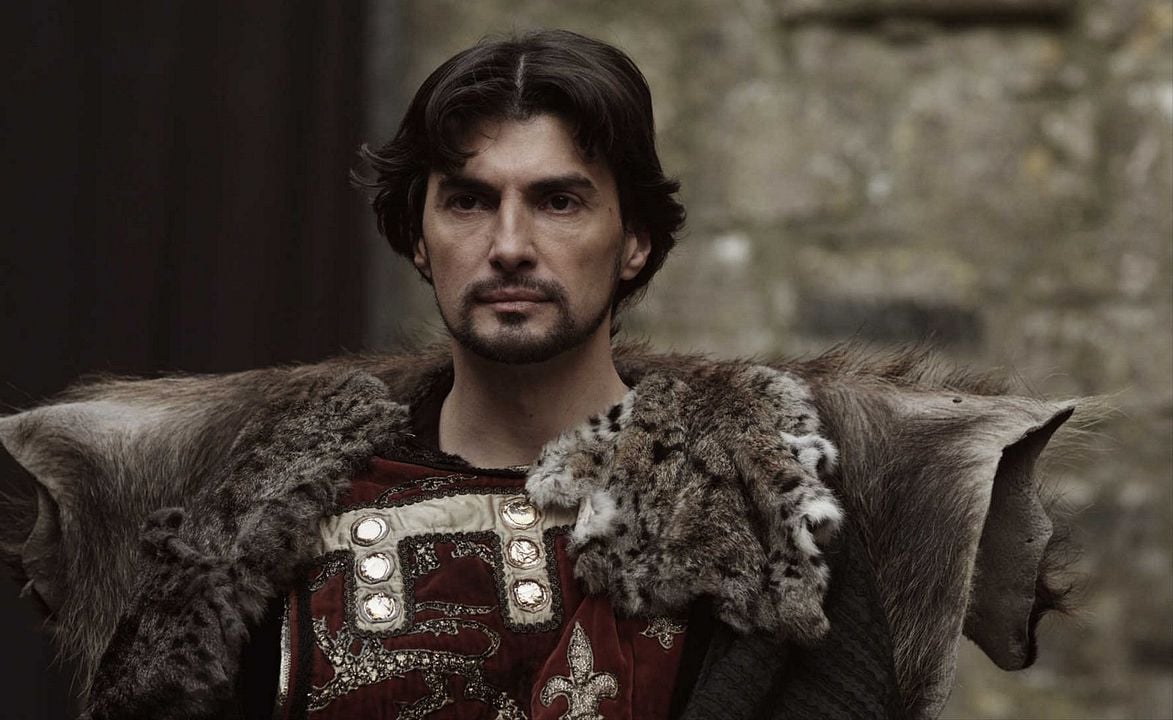 The Crown and the Dragon : Foto