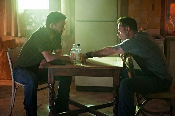 Foto Jeffrey Donovan, Adrian Pasdar