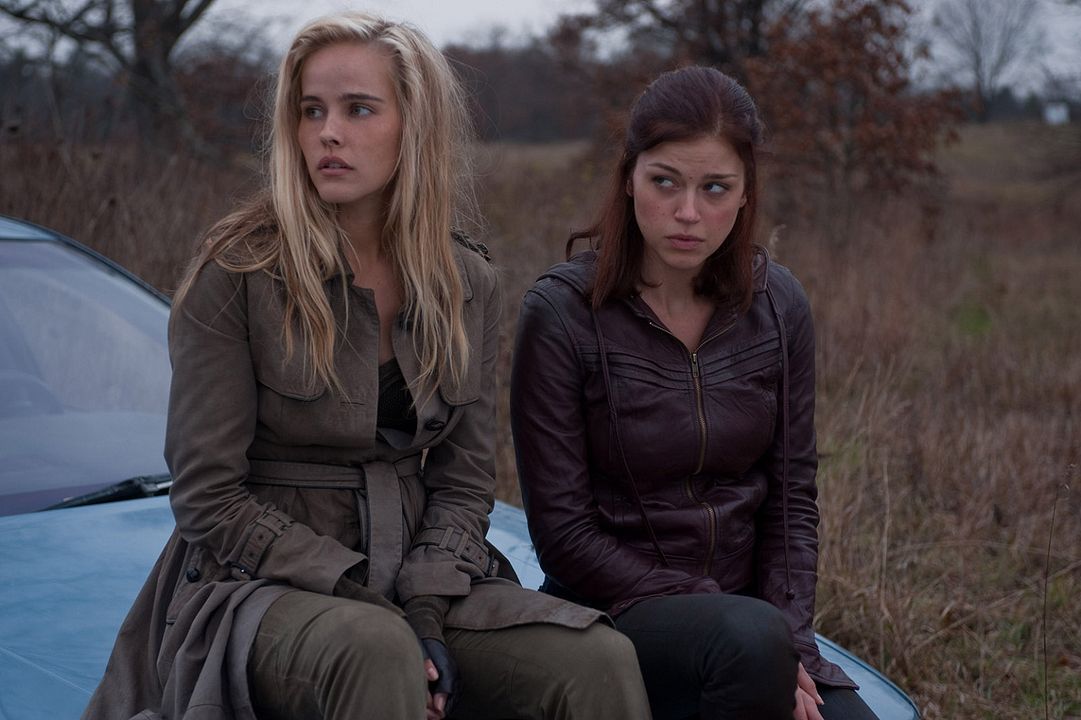 Amenaza roja : Foto Adrianne Palicki