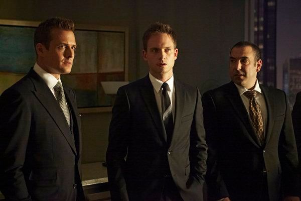 Foto Gabriel Macht, Patrick J. Adams, Rick Hoffman