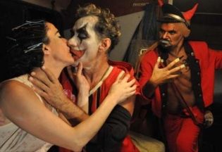 Os Pobres Diabos : Foto