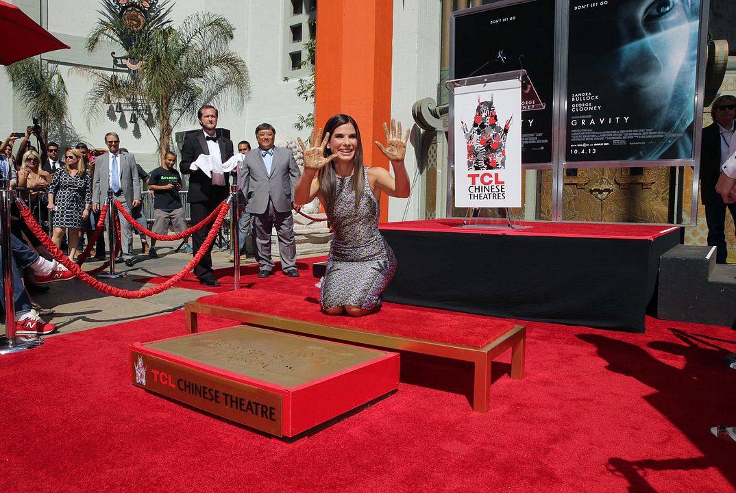 Gravedad : Cobertura de revista Sandra Bullock