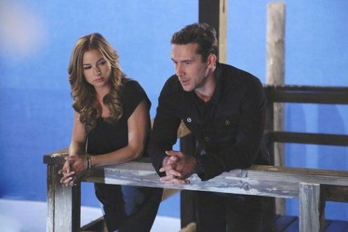 Foto Emily VanCamp, Barry Sloane