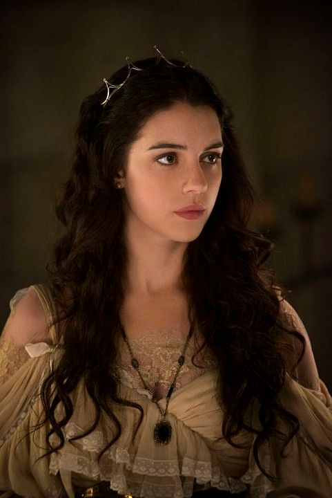 Foto Adelaide Kane