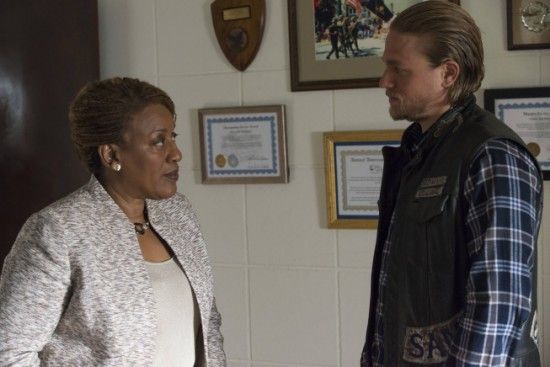 Hijos de la anarquía : Foto Charlie Hunnam, CCH Pounder