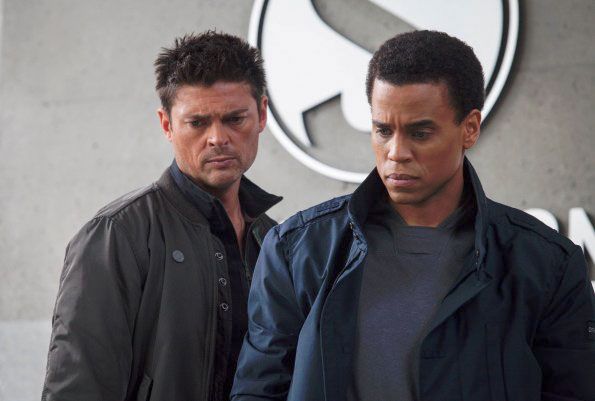 Foto Michael Ealy, Karl Urban