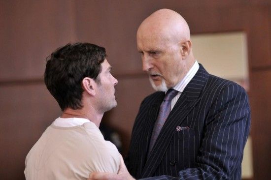 Foto James Cromwell, Henry Thomas