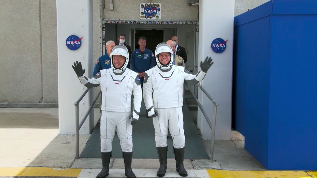 Return To Space : Foto