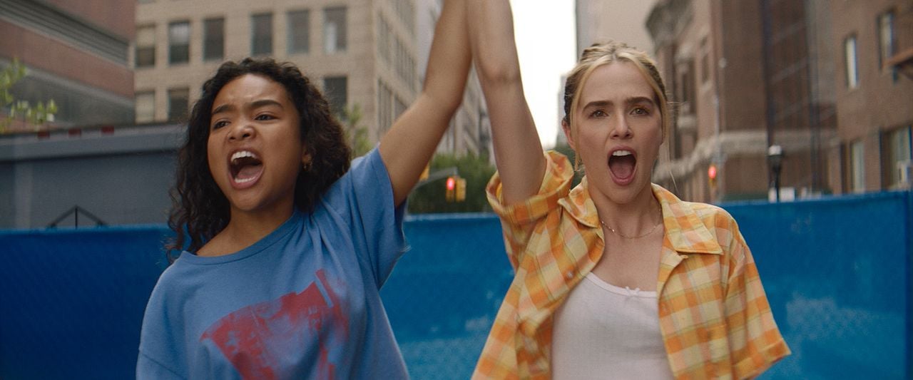 Falsa Influencer : Foto Zoey Deutch