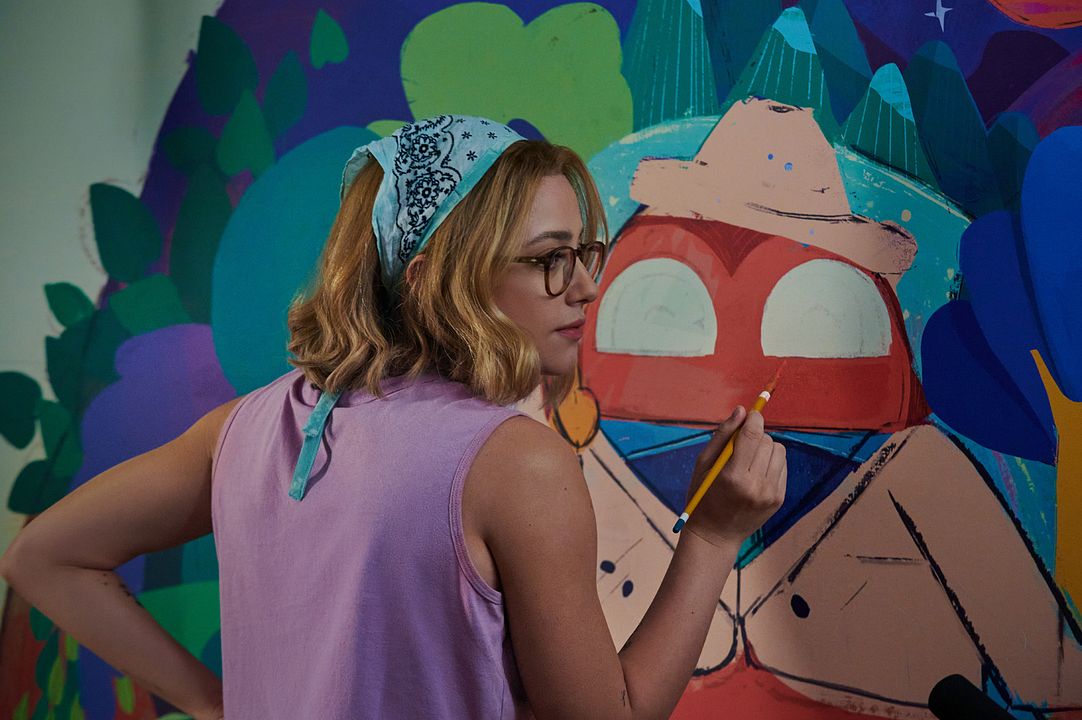 Mirar a ambos lados : Foto Lili Reinhart