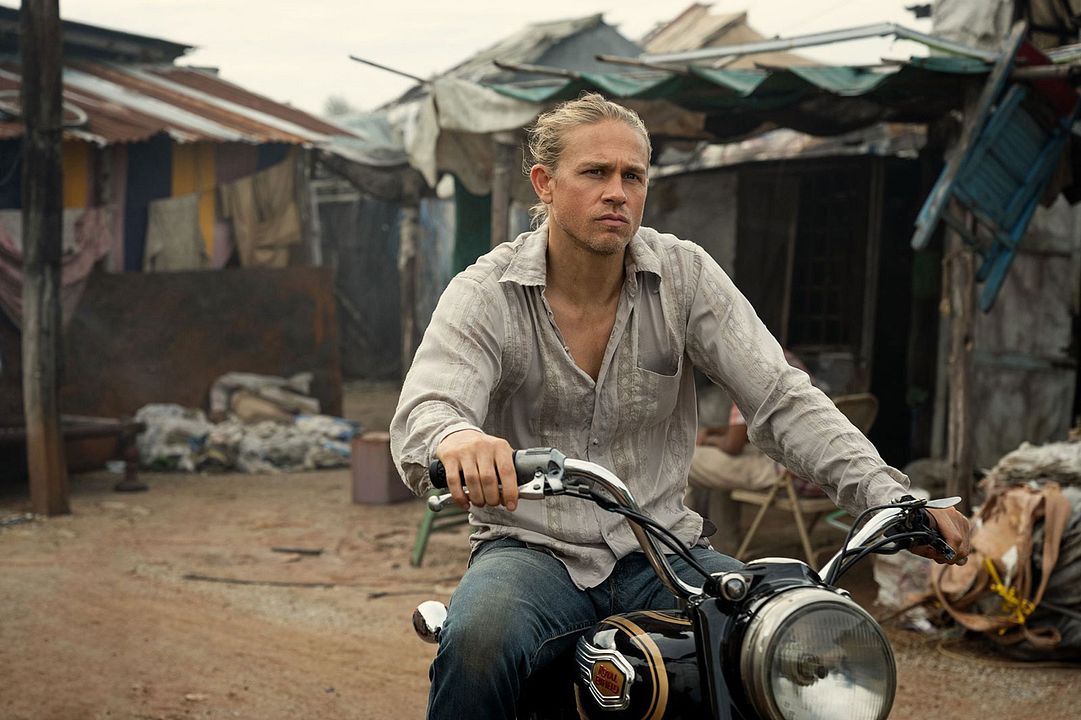 Foto Charlie Hunnam