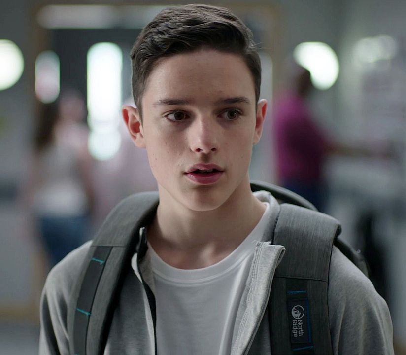 Póster Harry Collett