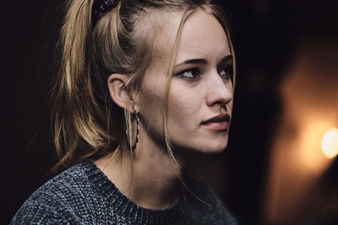 The Darker The Lake : Foto