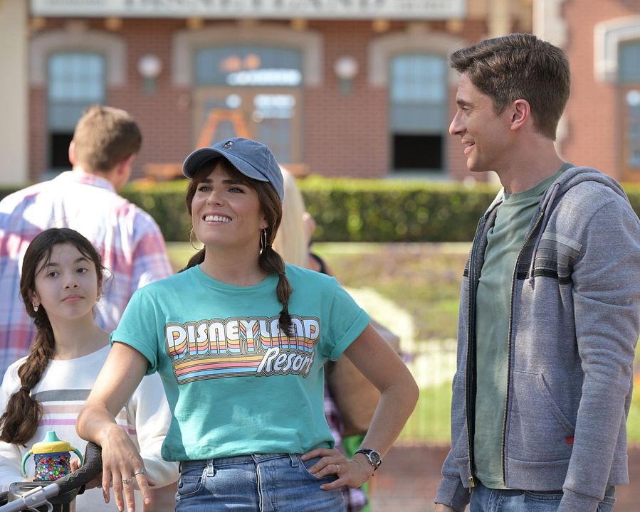 Foto Topher Grace, Karla Souza