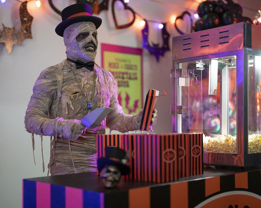 Under Wraps 2 : Foto