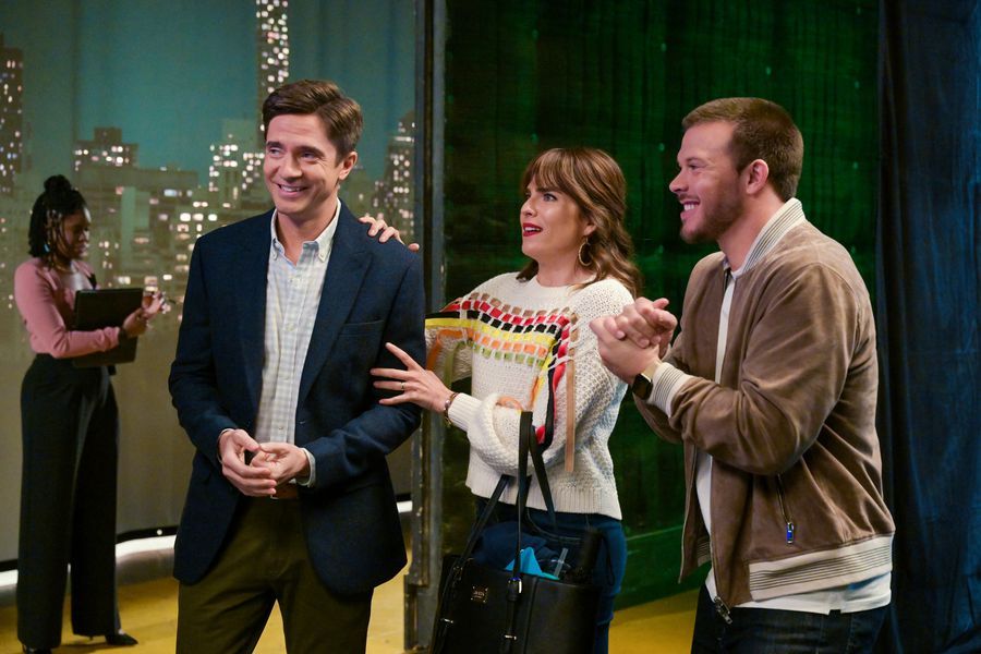 Foto Topher Grace, Karla Souza