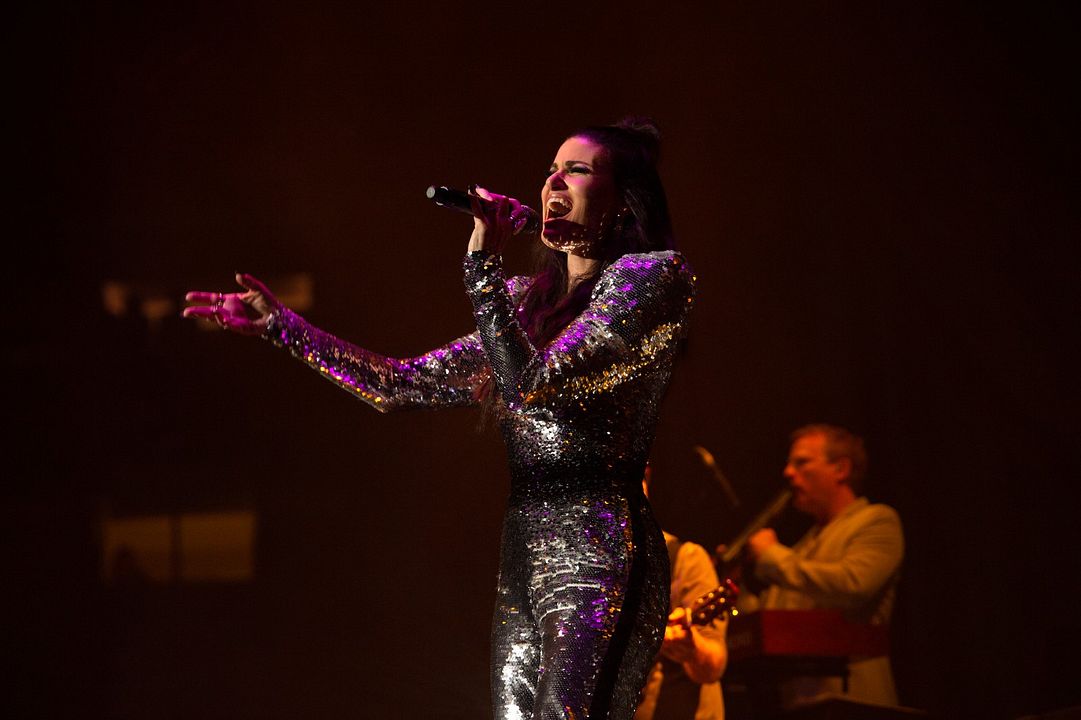 Idina Menzel: Which Way To The Stage? : Foto Idina Menzel