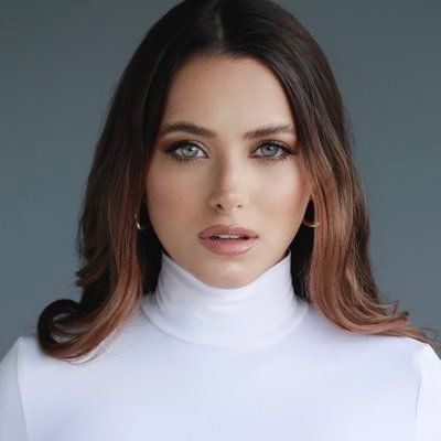 Póster Michelle Olvera