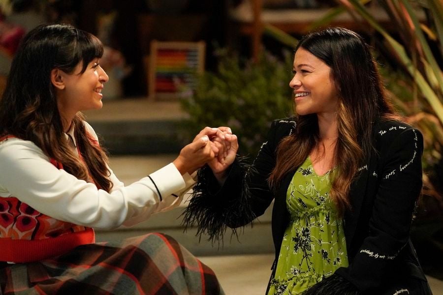 Foto Gina Rodriguez, Hannah Simone