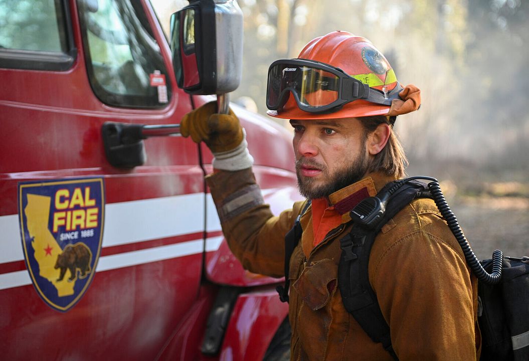 Fire Country : Foto Max Thieriot