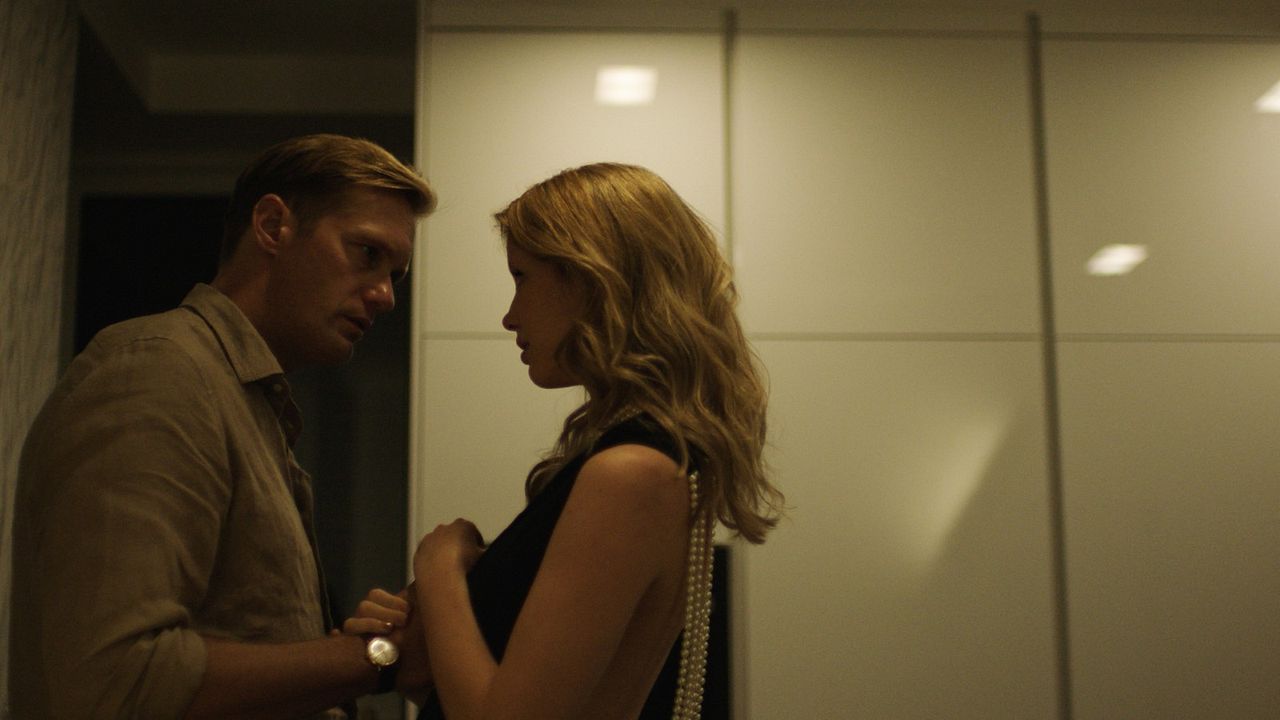 Muerte Infinita : Foto Alexander Skarsgård, Mia Goth