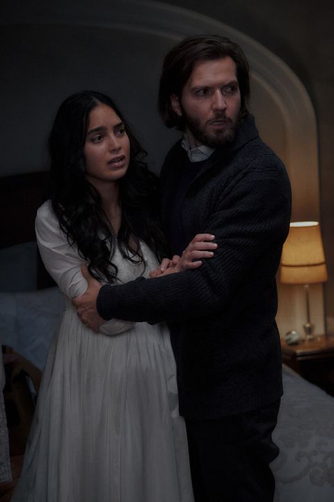 No descansarás : Foto Guy Burnet, Melissa Barrera