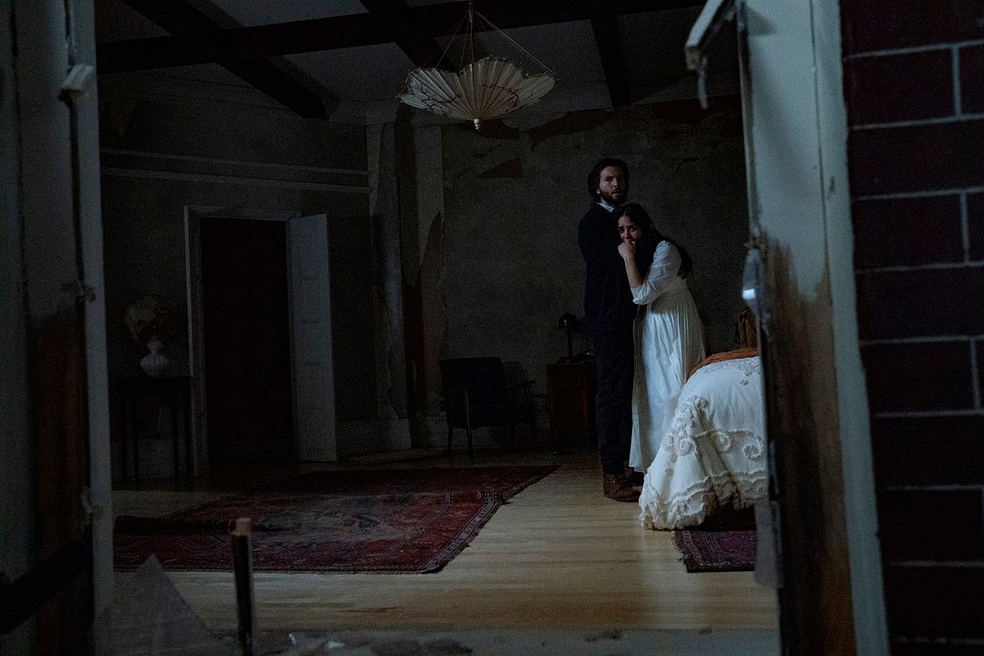 No descansarás : Foto Melissa Barrera, Guy Burnet