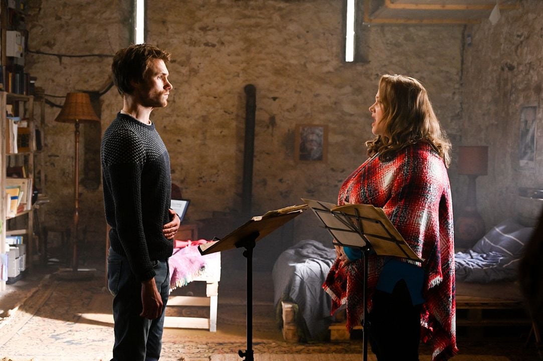 Foto Danielle Macdonald, Hugh Skinner