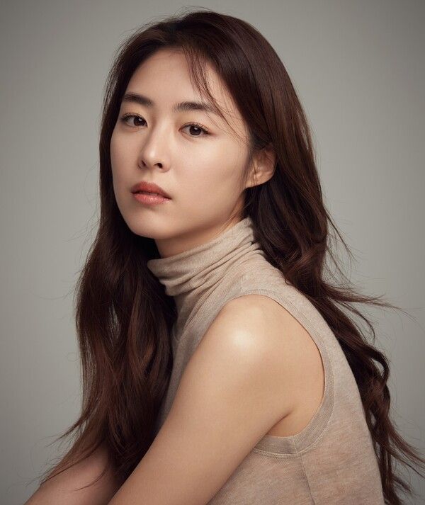 Póster Yeon-hee Lee