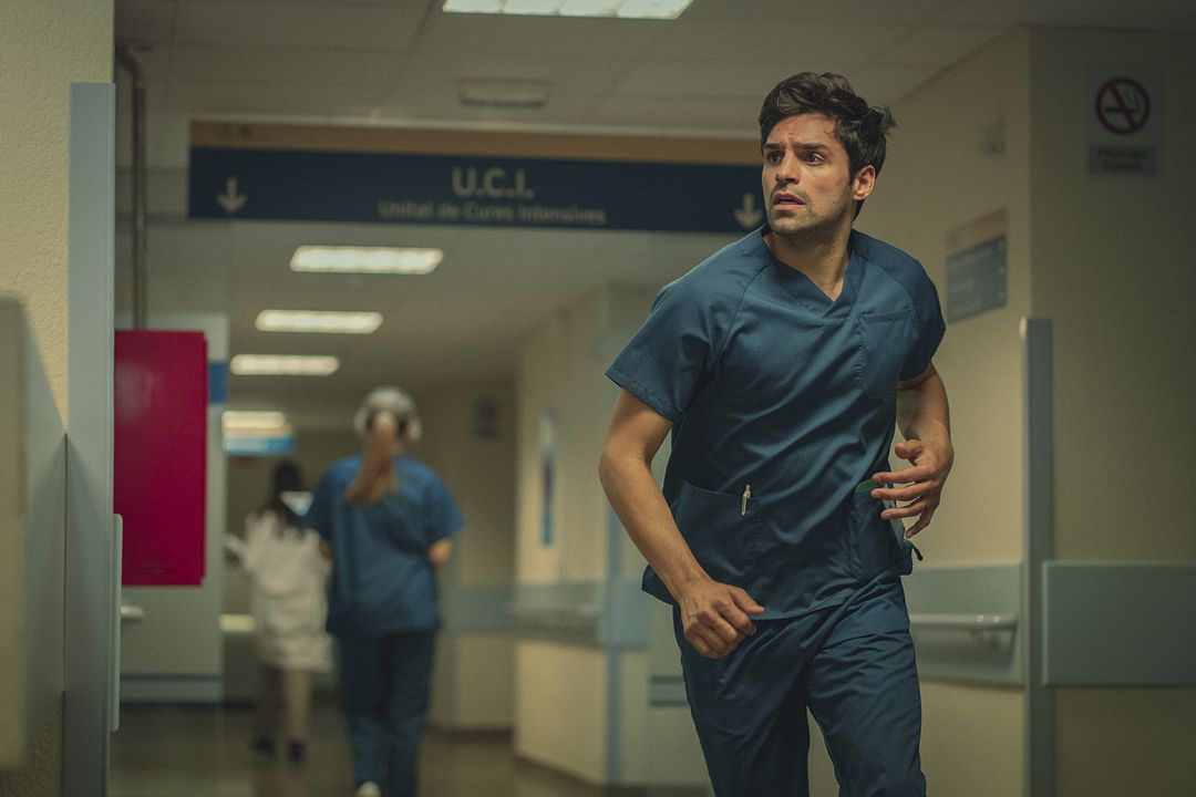 Foto Evin Ahmad, Sean Teale