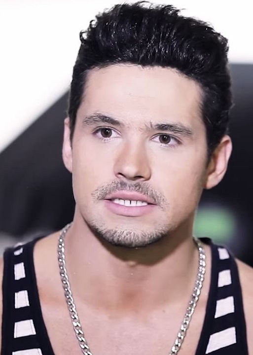 Póster Eleazar Gómez