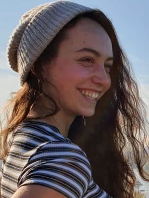 Póster Maeve Courtier-Lilley